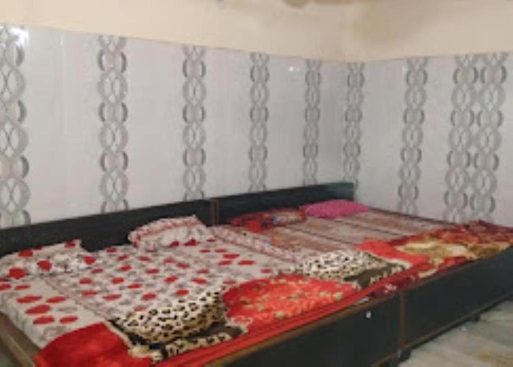 Maatu Shri Comfort Stay-Guest House Mathura Esterno foto