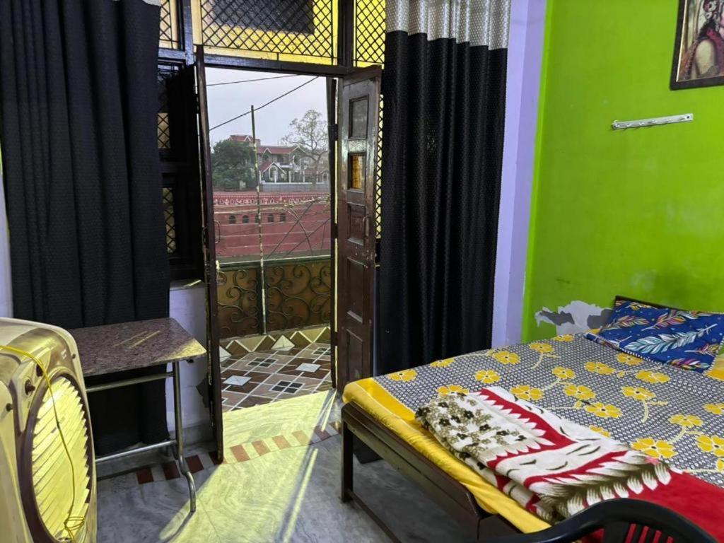 Maatu Shri Comfort Stay-Guest House Mathura Esterno foto