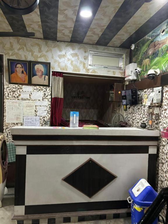 Maatu Shri Comfort Stay-Guest House Mathura Esterno foto