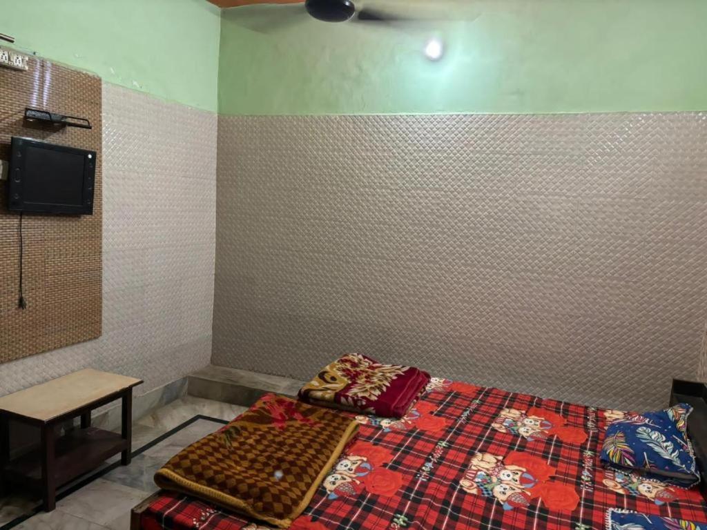 Maatu Shri Comfort Stay-Guest House Mathura Esterno foto